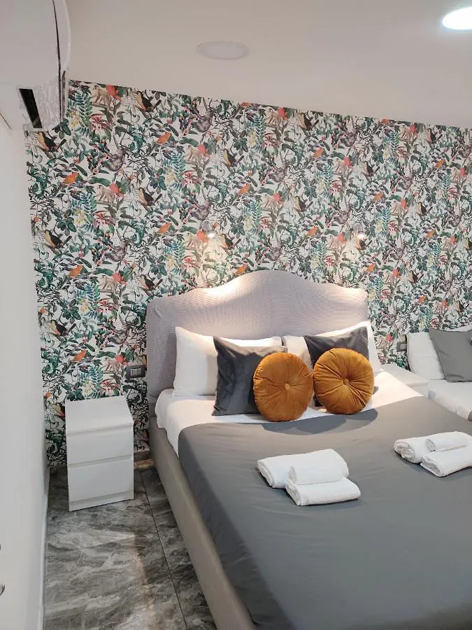 Domus Leone Apartment Naples