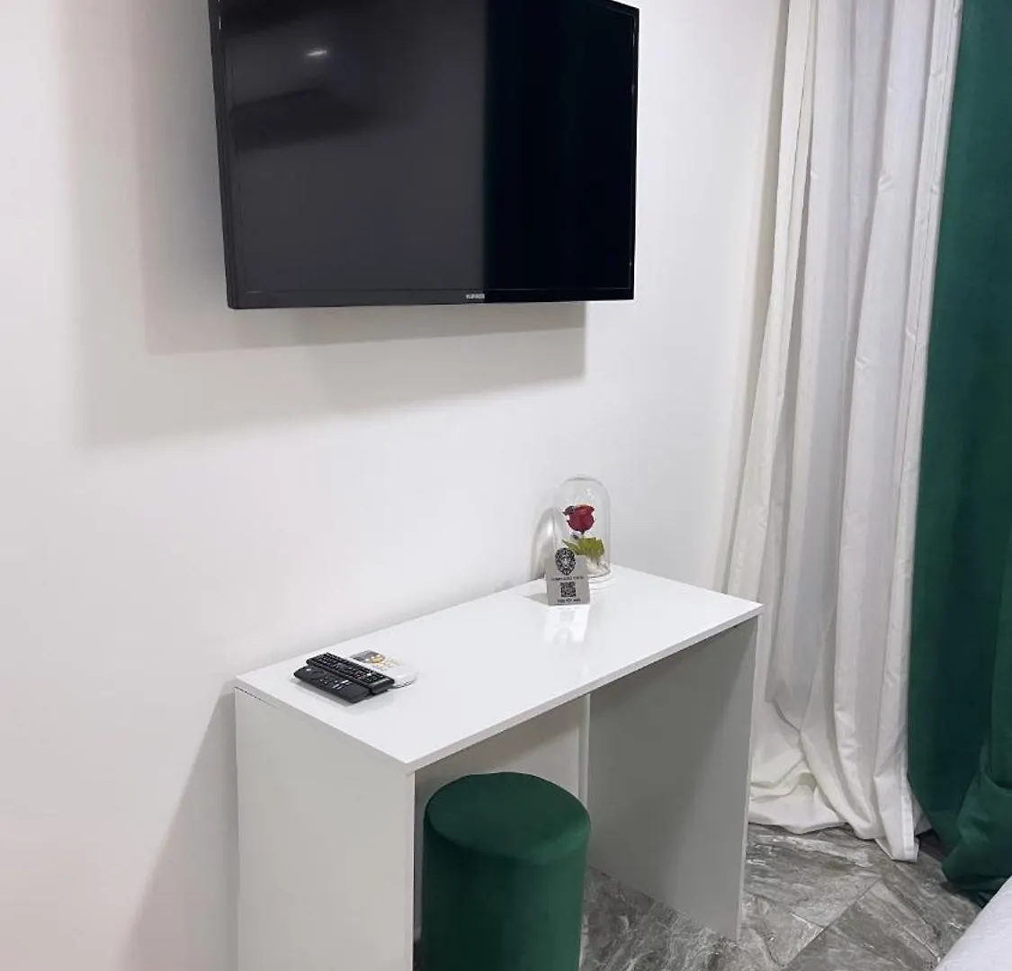 Domus Leone Apartment Naples
